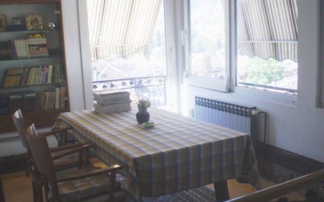 Guest house Halvat