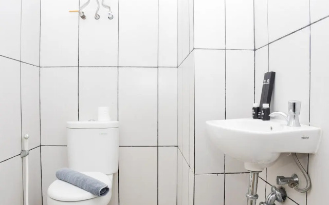 Modern And Comfortable Studio At Grand Kamala Lagoon Apartment