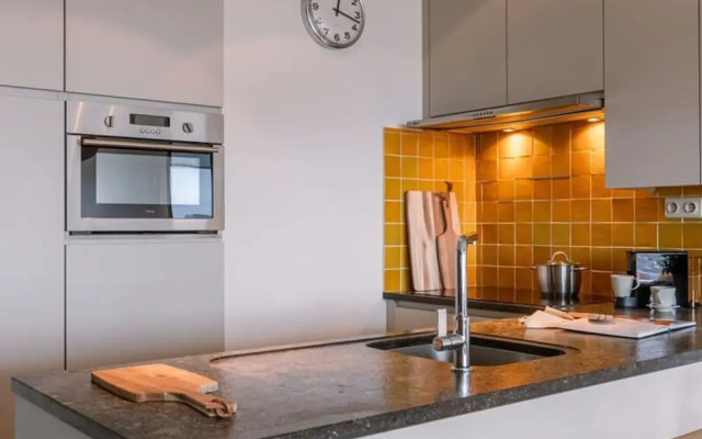 Charming Apartment Near the Beach With Balcony