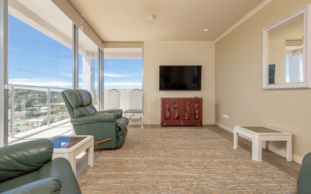 The Crest Penthouse 902