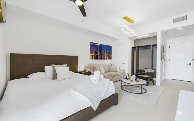 Studio with City Views in Downtown Miami