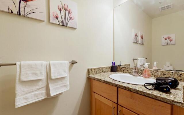 Trifecta 2BR Modern & Spacious Superhost
