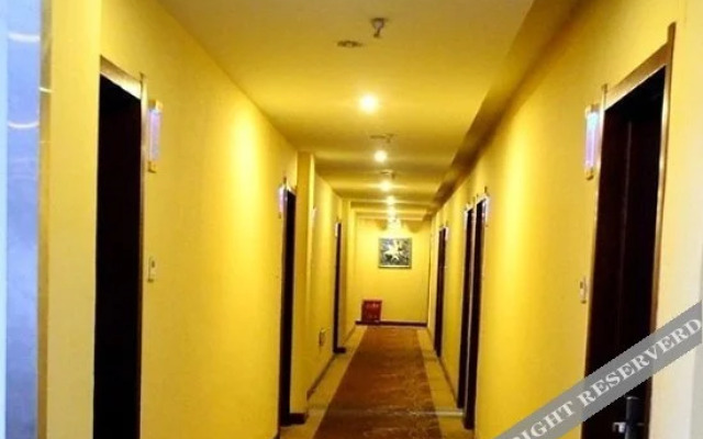 Rujia Fairyland Hotel (Zhuji Downtown Area Qingyue City)