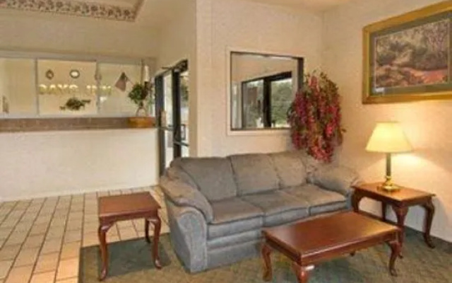 Rodeway Inn Caseyville