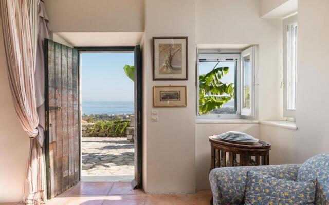 Rustic Escape, Agios Markos