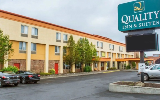 Quality Inn & Suites Riverfront Oswego