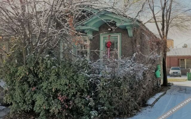 Retro 1 Bdrm-Comfy King-Walk Downtown