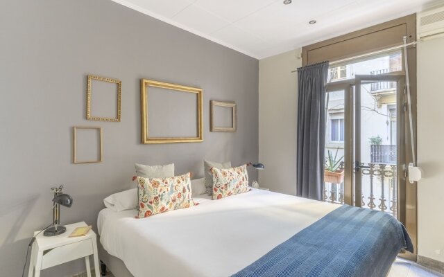 Lovely and Central 4 BR Apartment