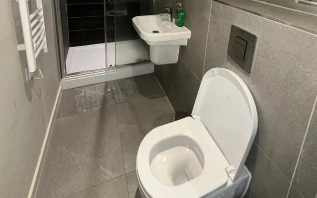 Apartment - Sleeps 4, Pets Allowed & Free Parking