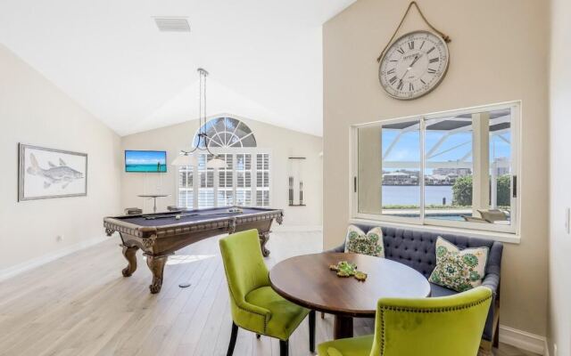 Waterfront Home With Spectacular View, Pool and spa