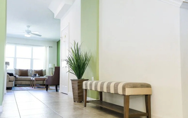 Amazing 4 Bedroom House Near Disney