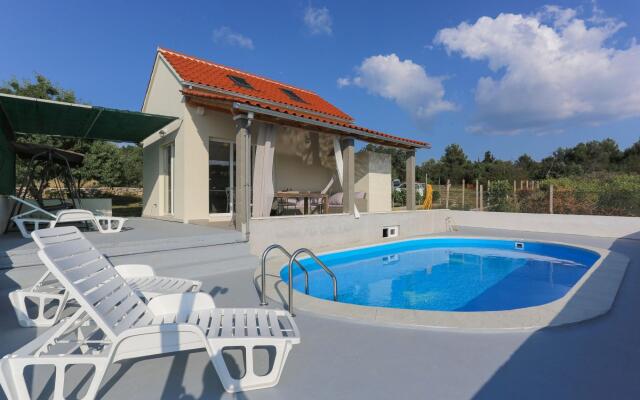 Holiday house Baras garden