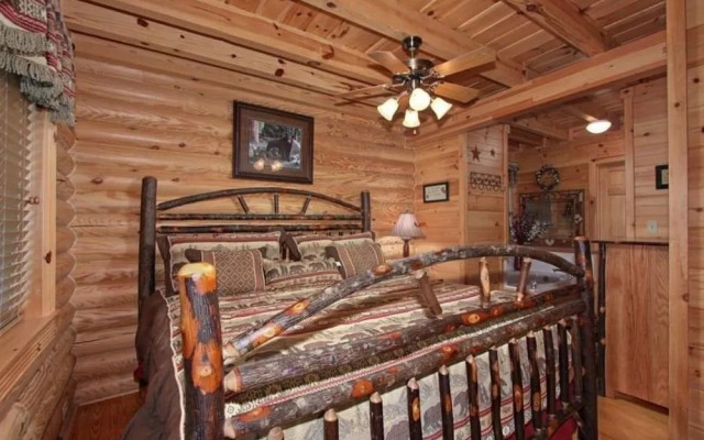 Kiss Me Goodnight 1 Bedroom Cabin by RedAwning