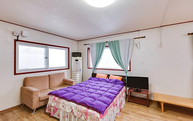 Mungyeong Ga-eun-e Garden Pension