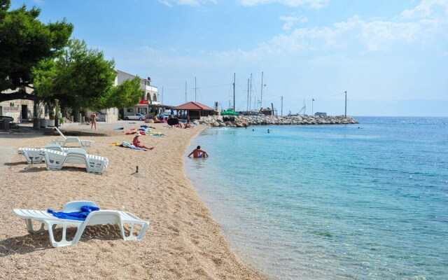 Amazing Home in Jesenice Bajnice With Wifi and 2 Bedrooms