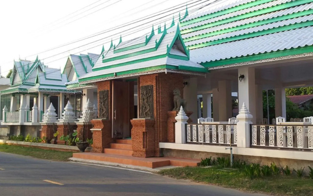 Samroiyod Beach Resort