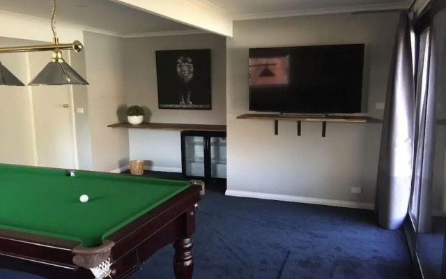 Tudor House - Large Family Home