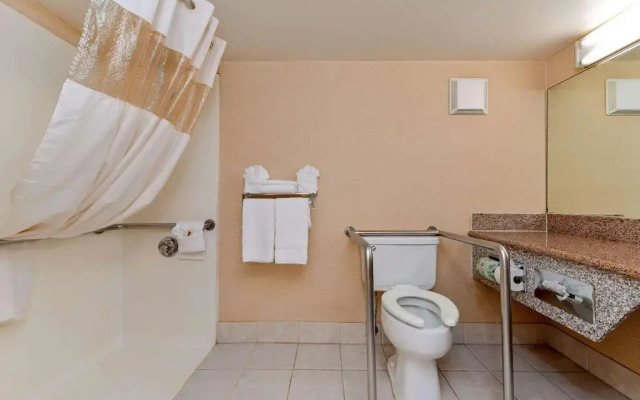 Quality Inn And Suites Walnut