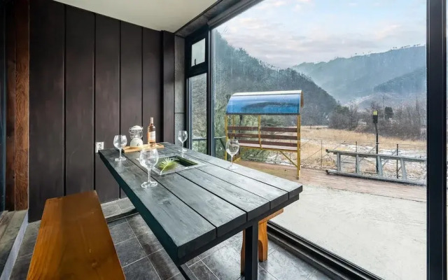 Gapyeong Poin Poolvilla Pension