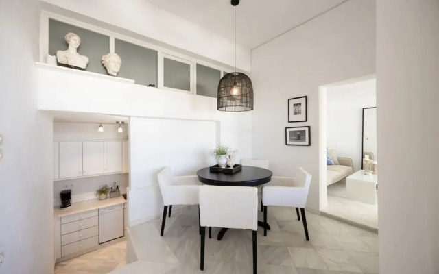 B4 Cycladic Home for 6 by the Beach
