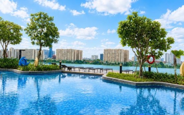 Cozy Balcony Studio • 15 mins to Ben Thanh market – Pool – Ho Chi Minh City