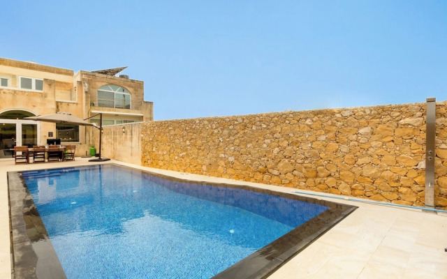 Solaris Gozitan Villa With Pool Gozo