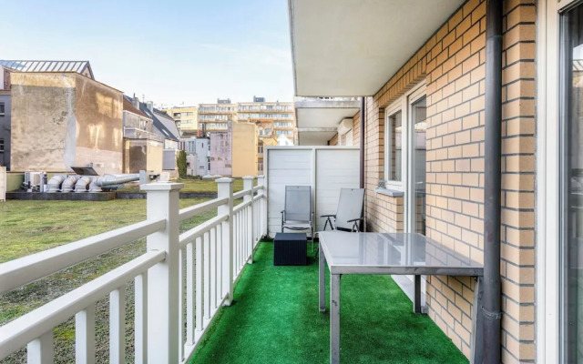 Apartment With 2 Rooms and Terrace