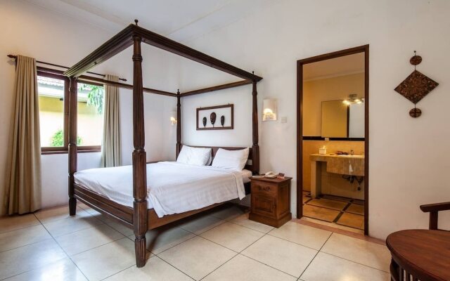 9-BR Private Pool Villa Walk to Seminyak Beach