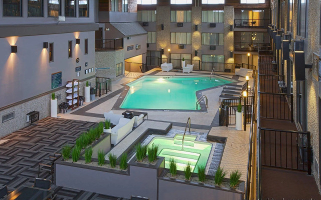 Sandman Hotel & Suites Kelowna