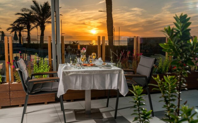 Pearl Beach Hotel