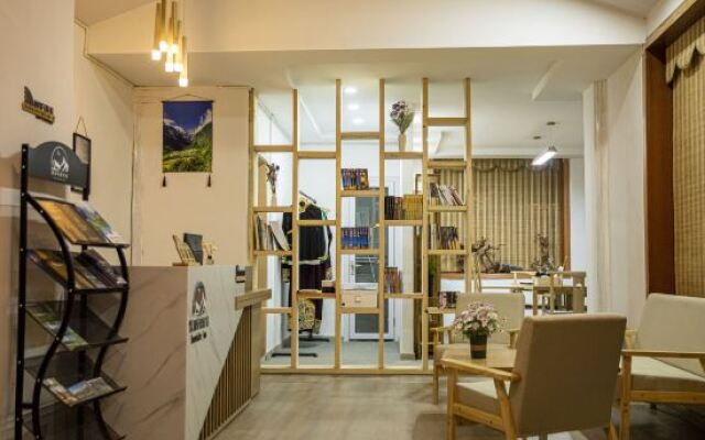 雪湖轻奢民宿 Snowlake Inn