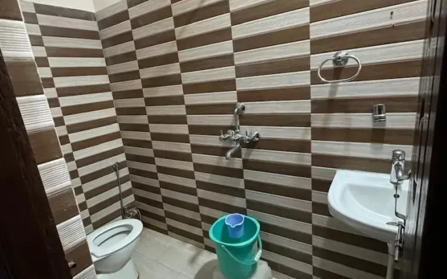 Hotel H M International