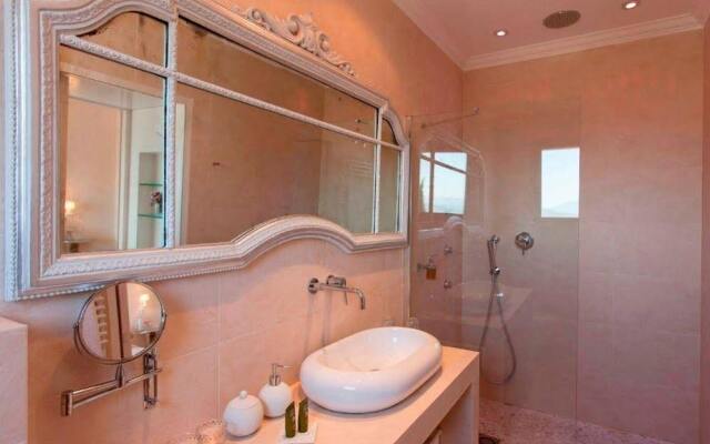 Montjuic Bed & Breakfast