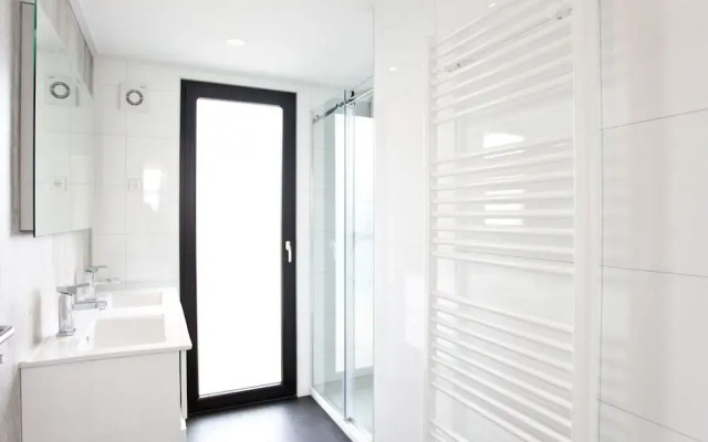 Modern Holiday Home 600 m From the sea