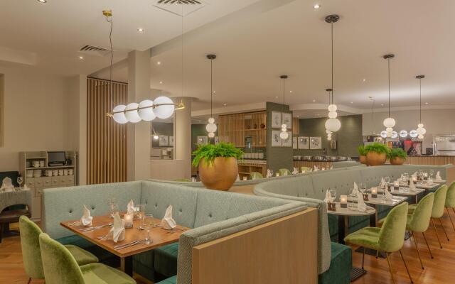 Crowne Plaza Dublin Airport by IHG