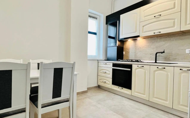 Altheda Living Topaz 29c-14