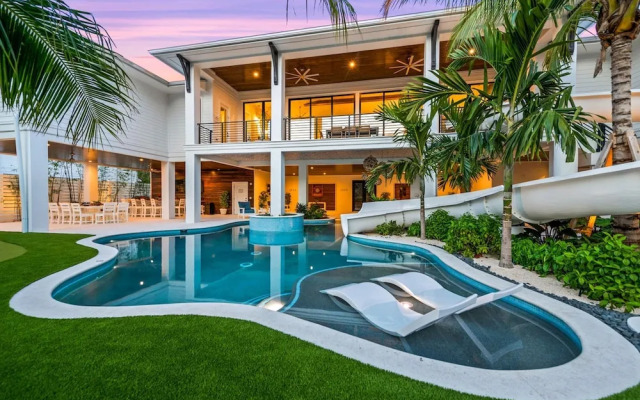 Salty Oak in Siesta Key