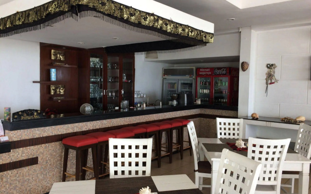 Legong Keraton Beach Hotel
