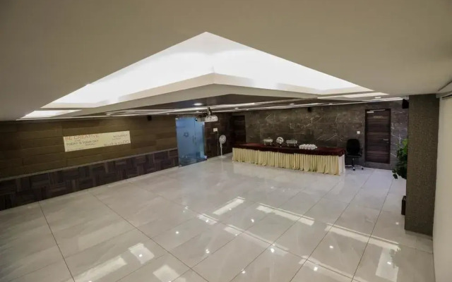 OYO Rooms High Court SG Highway