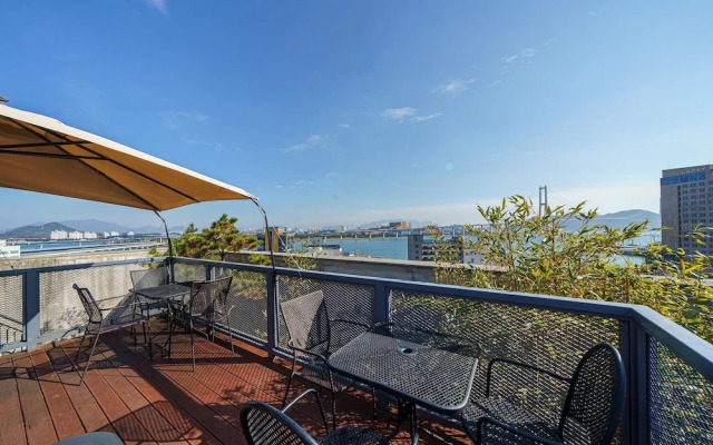 Harbor Bridge Hotel