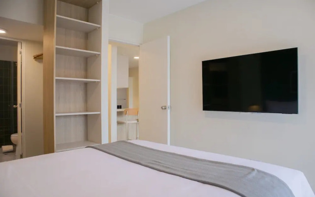 w Charming 2BR w Balcony in Miraflores