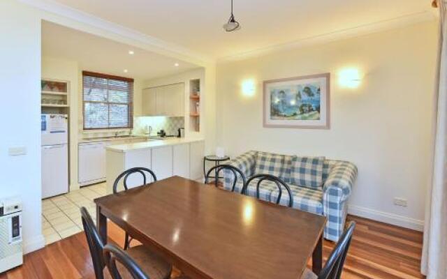 Villa Shiraz Located Within Cypress Lakes