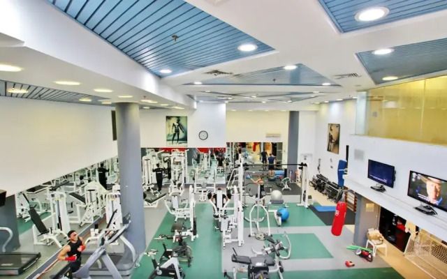 Luxurious Sea View 3BR Pool Spa and Gym