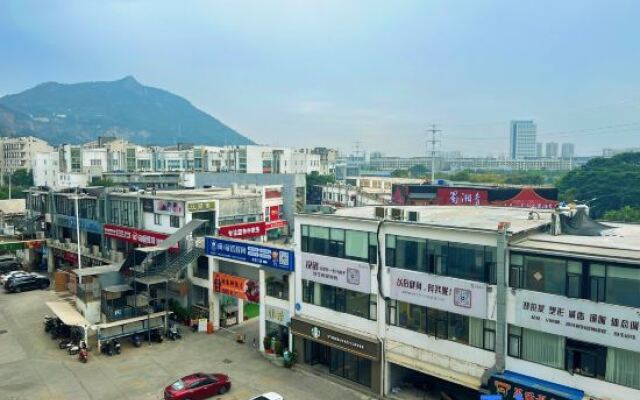 Jinjiang Metropolo Xiamen North Railway Station University Town Hotel