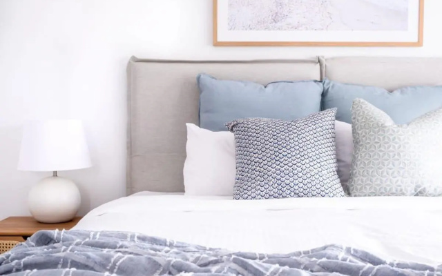 Dicky Beach Townhouse with Loft on the beach – Guest Rooms – Diddillibah
