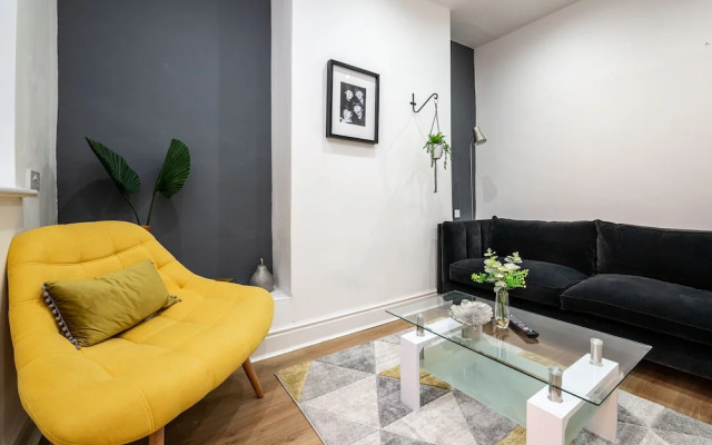 Lush Apartments 4 Bedroom House - Gilroy