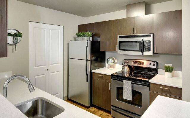 Fountain Court Jewel Suite - Two Bedroom Apartment