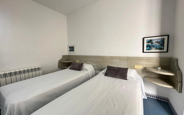 Agi Avenida Apartments
