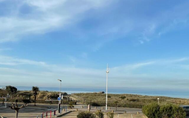 Nice studio with direct access to the sea