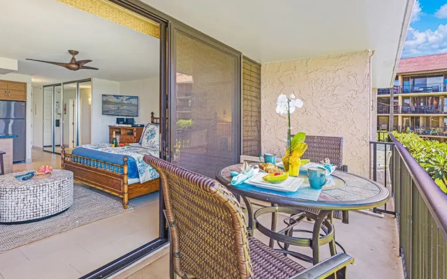 Papakea Oceanview Studio 0 Bedroom Condo by RedAwning